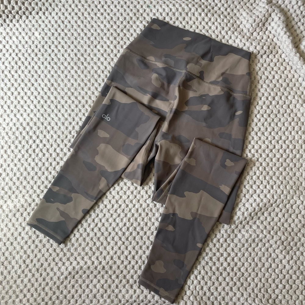 alo yoga High Waisted vapor leggings